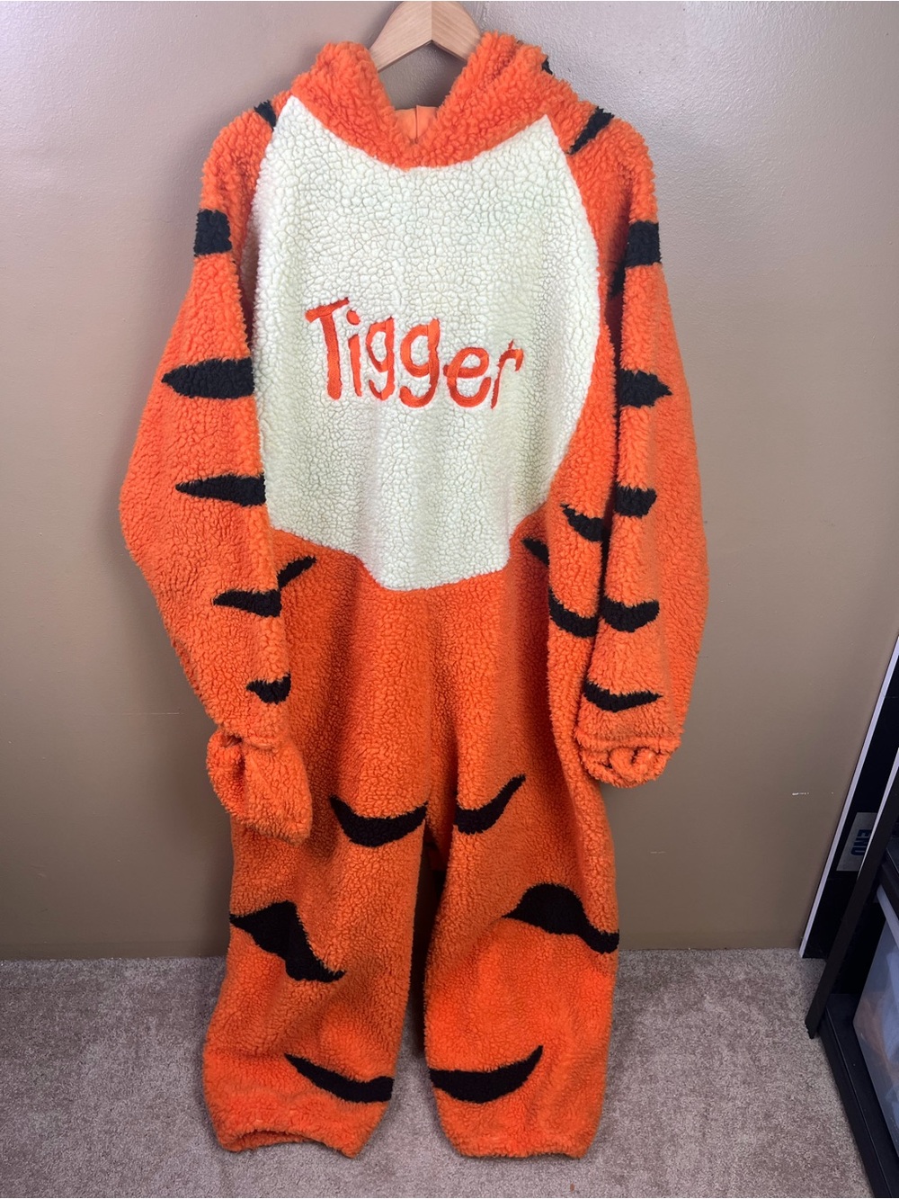 Disney Store Tigger Adult Unisex XXL Fleece One Piece Talking Costume